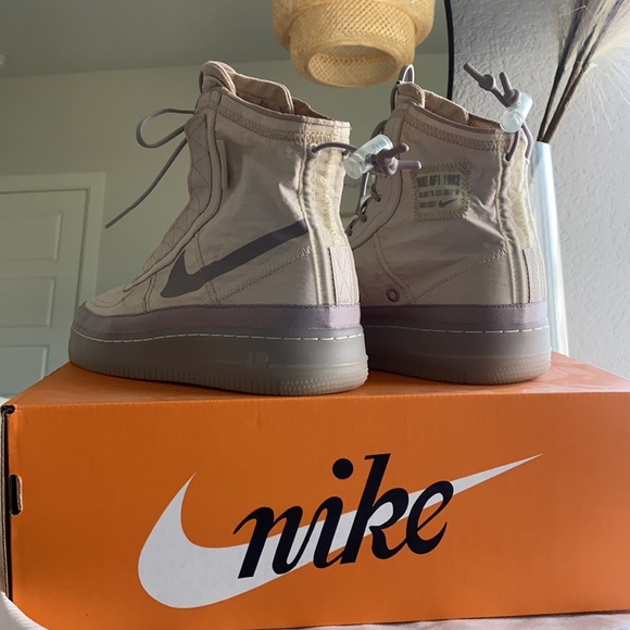 NIKE AF1 1982 Air Force 1 High Top Sneaker - Picture 4 of 9